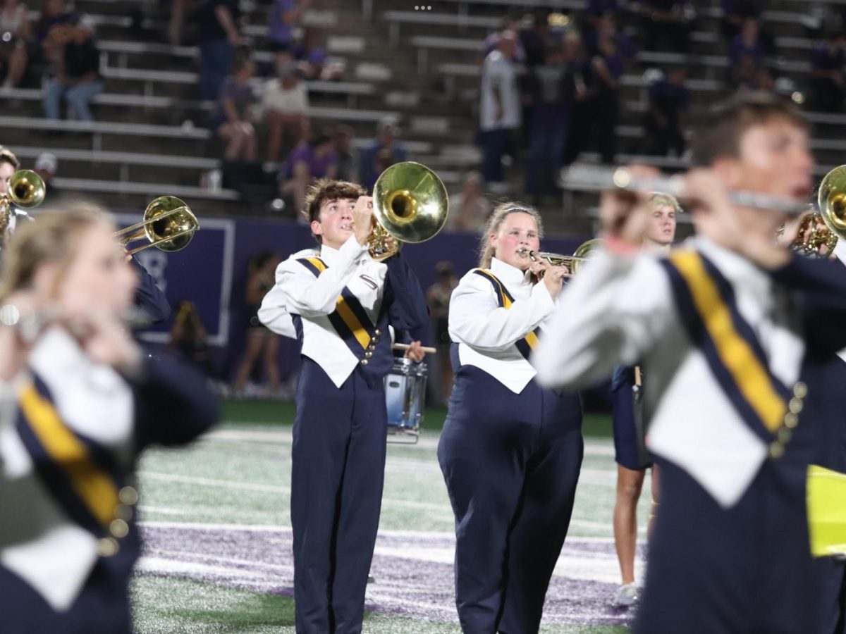 (L to R) William Munns, Karah Coleman, Cade Whitehead
SHS band members practice their show “Songbird” for the UIL area Denton Contest.